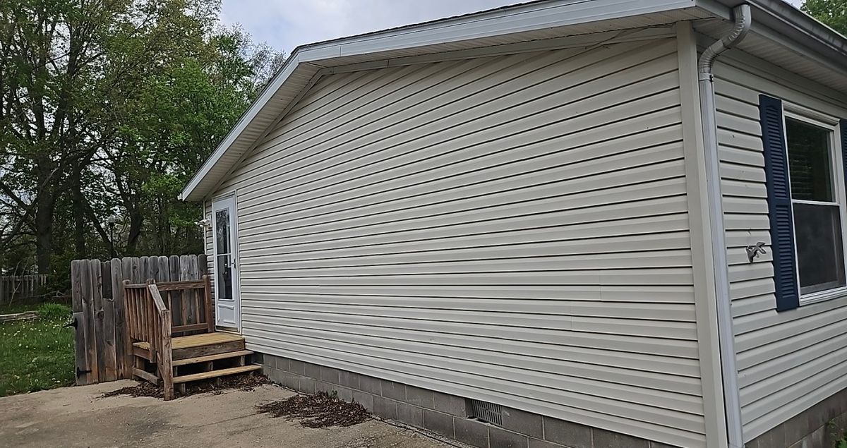 301 Illini Drive, Watson, IL 62473