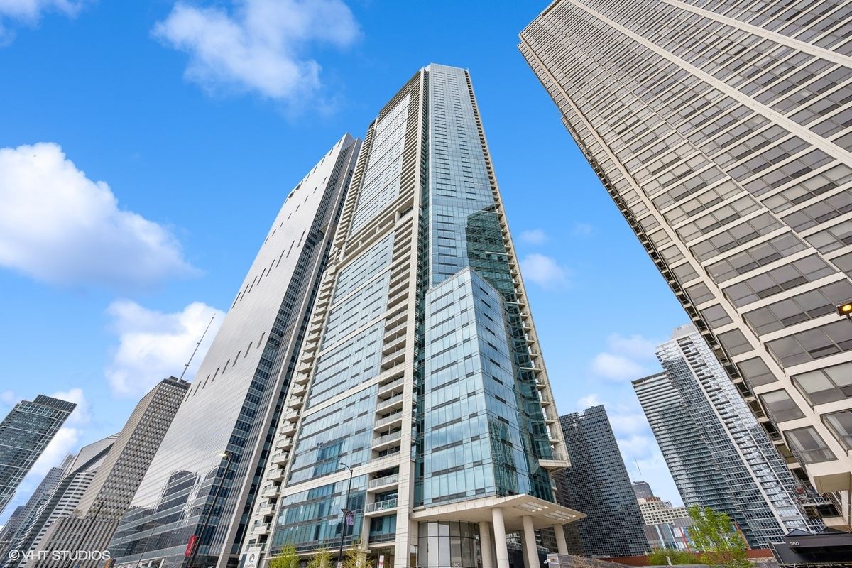 340 Randolph Street, Chicago, IL 60601