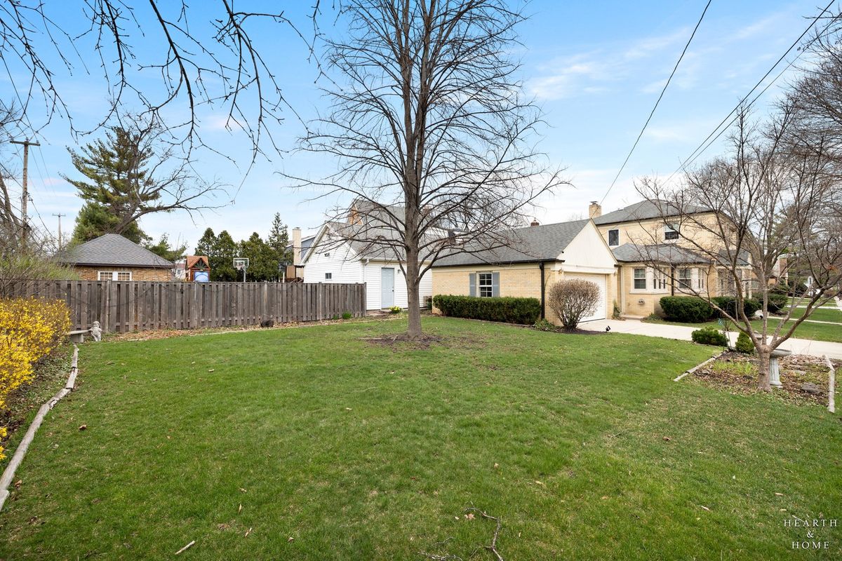 400 W Milburn Avenue, Mount Prospect, IL 60056