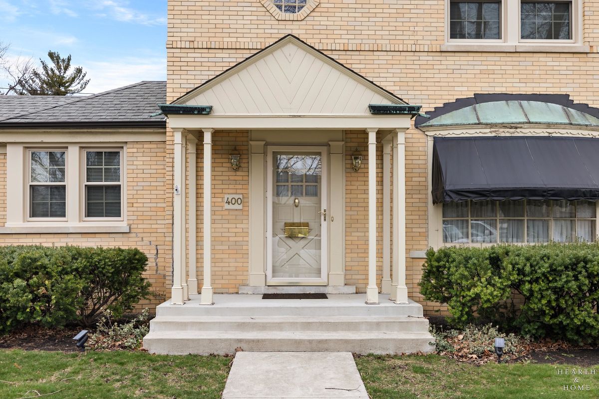 400 W Milburn Avenue, Mount Prospect, IL 60056