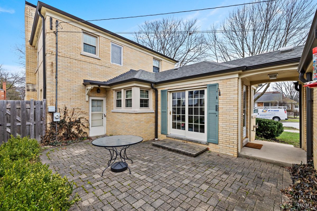 400 W Milburn Avenue, Mount Prospect, IL 60056