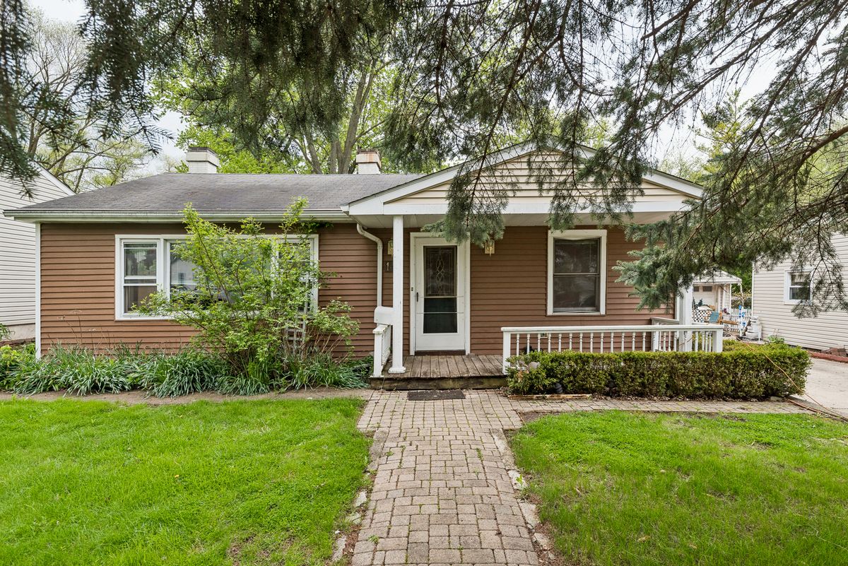 146 Archer Avenue, Mundelein, IL 60060