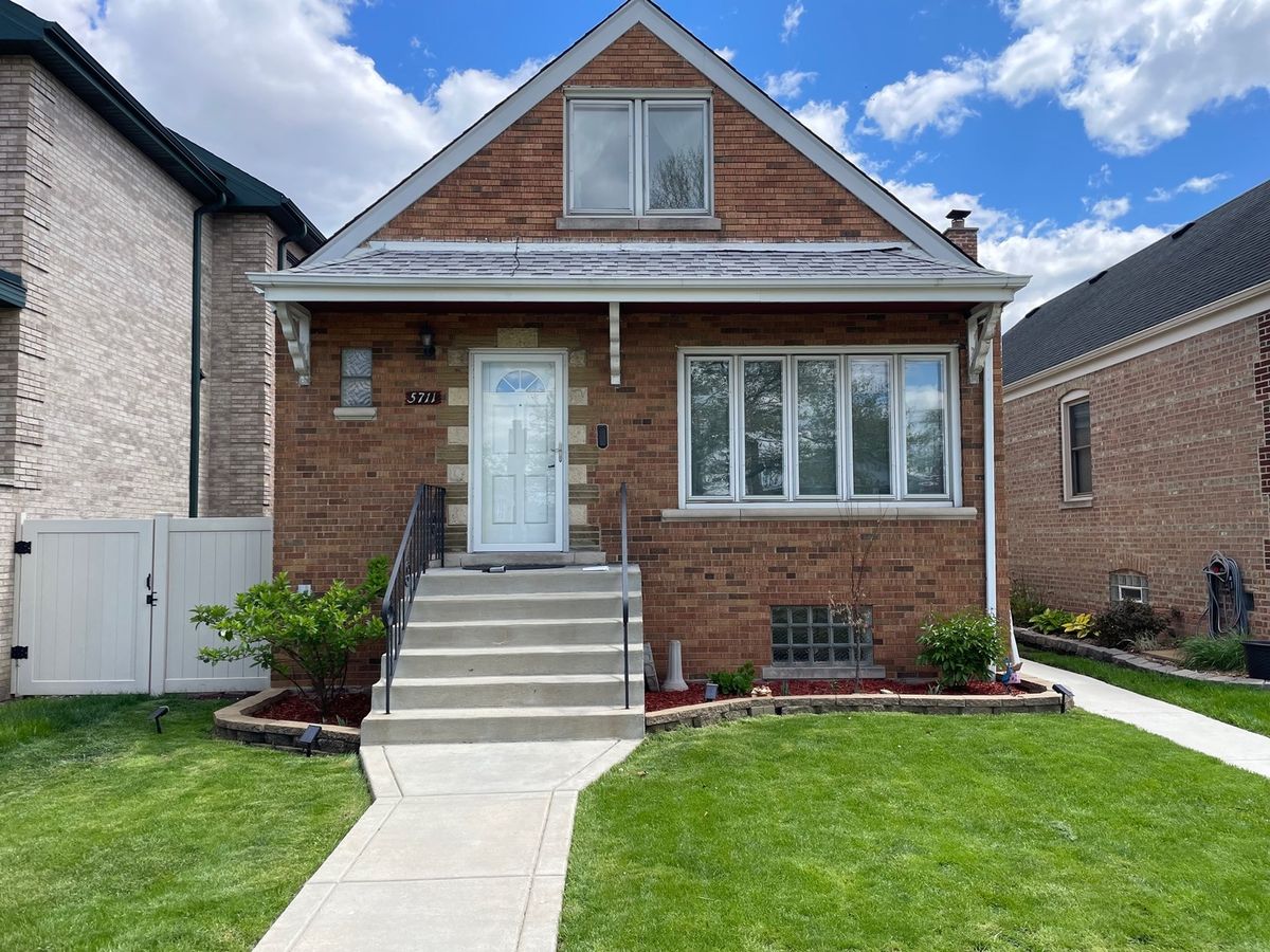 5711 Menard Avenue, Chicago, IL 60638