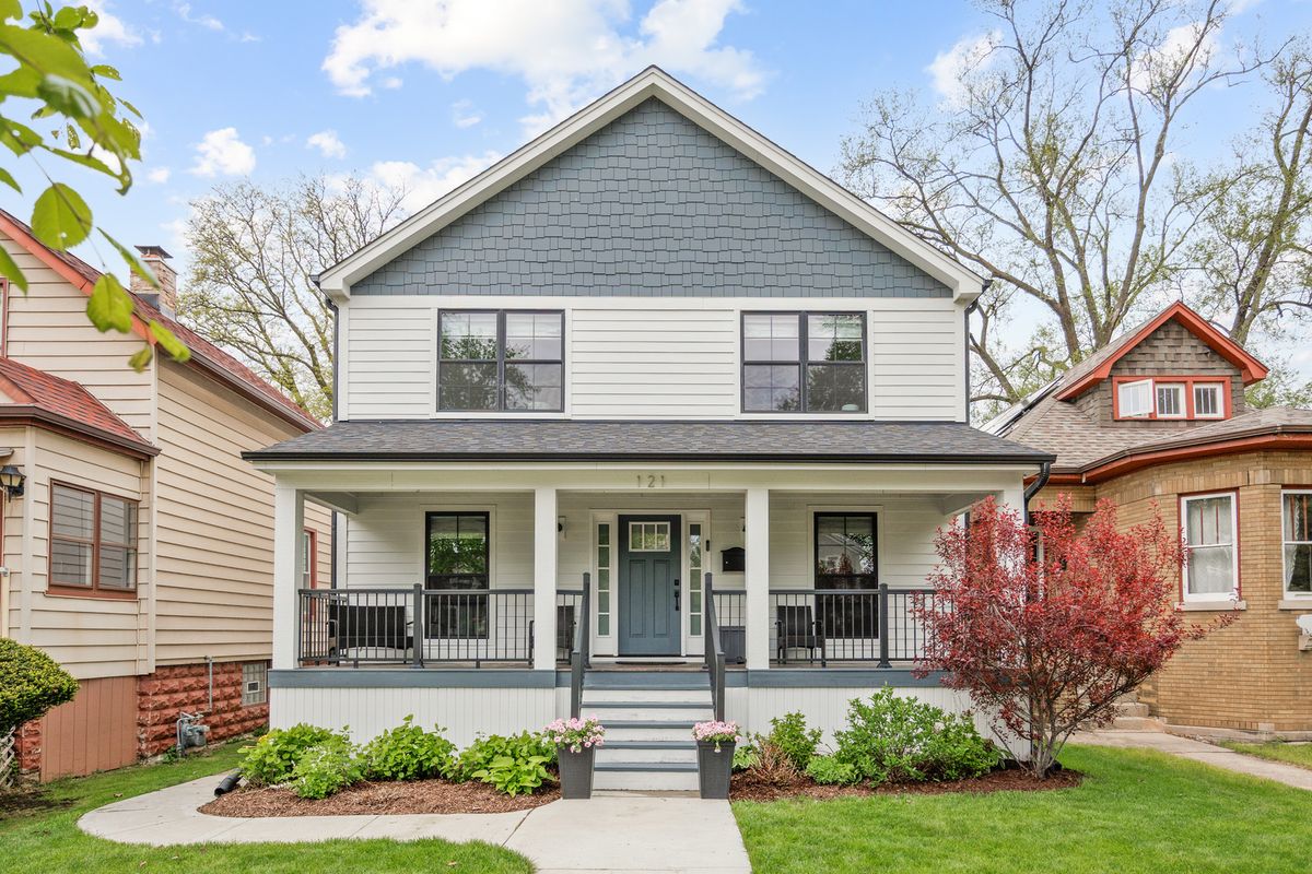 121 Des Plaines Avenue, Forest Park, IL 60130