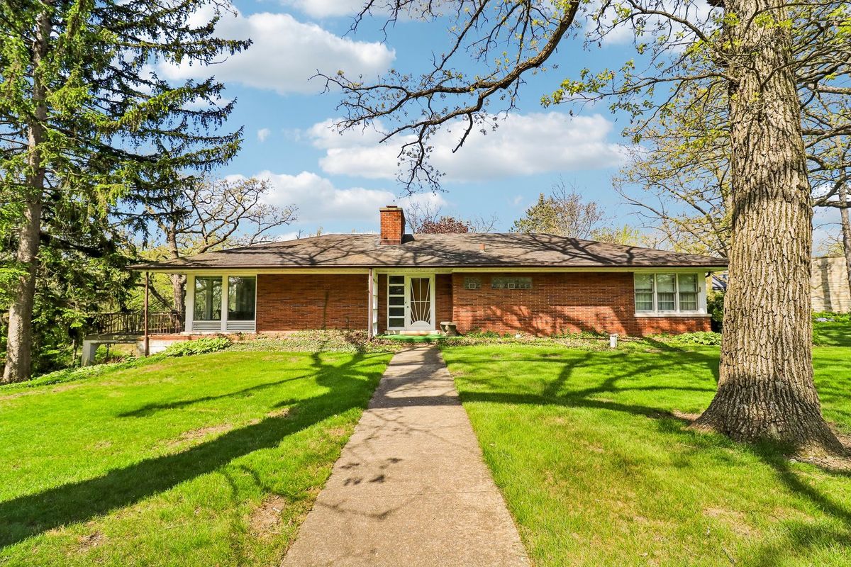 27942 W Flynn Creek Drive, Barrington, IL 60010