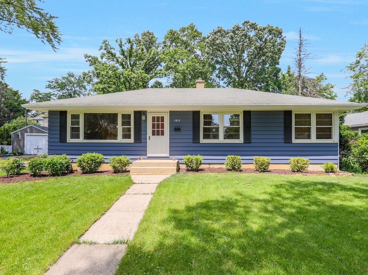 1615 Evergreen Street, Wheaton, IL 60187