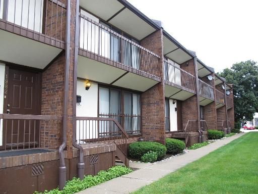 1978 Green Bay Road, Highland Park, IL 60035