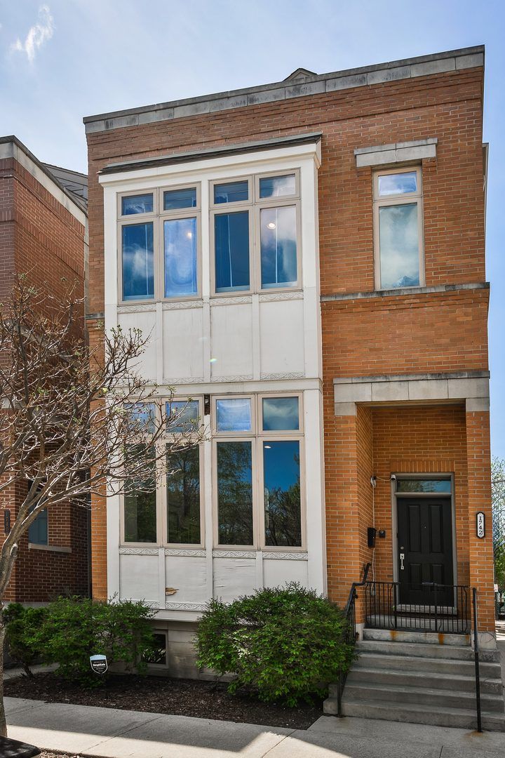 1742 Bissell Street, Chicago, IL 60614