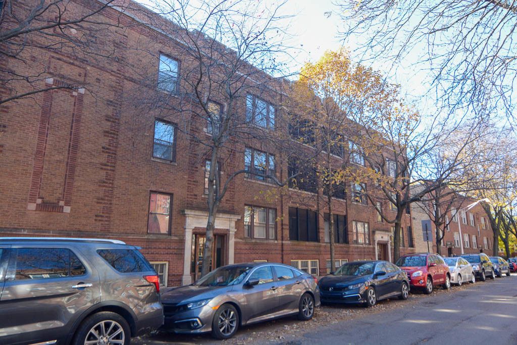 2443 Sunnyside Avenue, Chicago, IL 60625