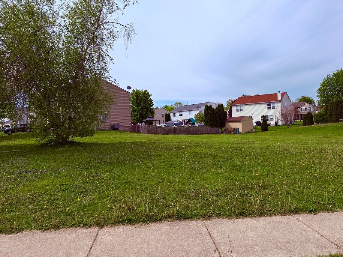 800 Willow Street, Kirkland, IL 60146