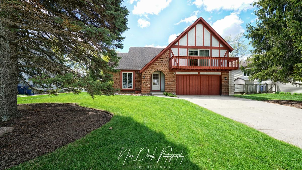 17271 Huntington Circle, Grayslake, IL 60030