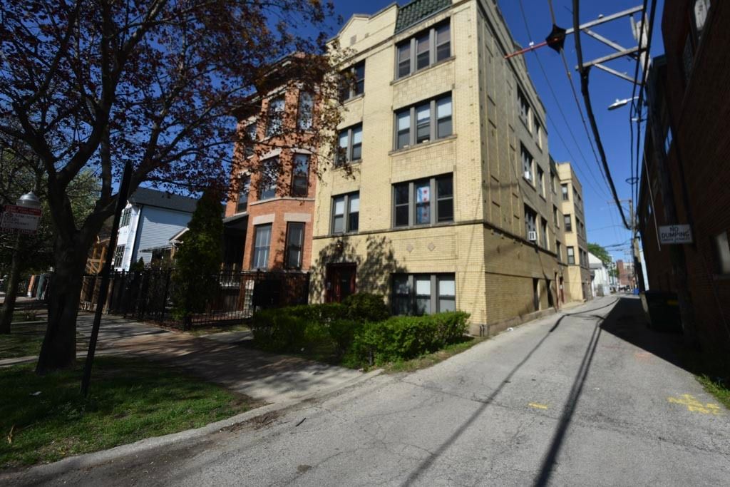 3615 PAULINA Street, Chicago, IL 60613