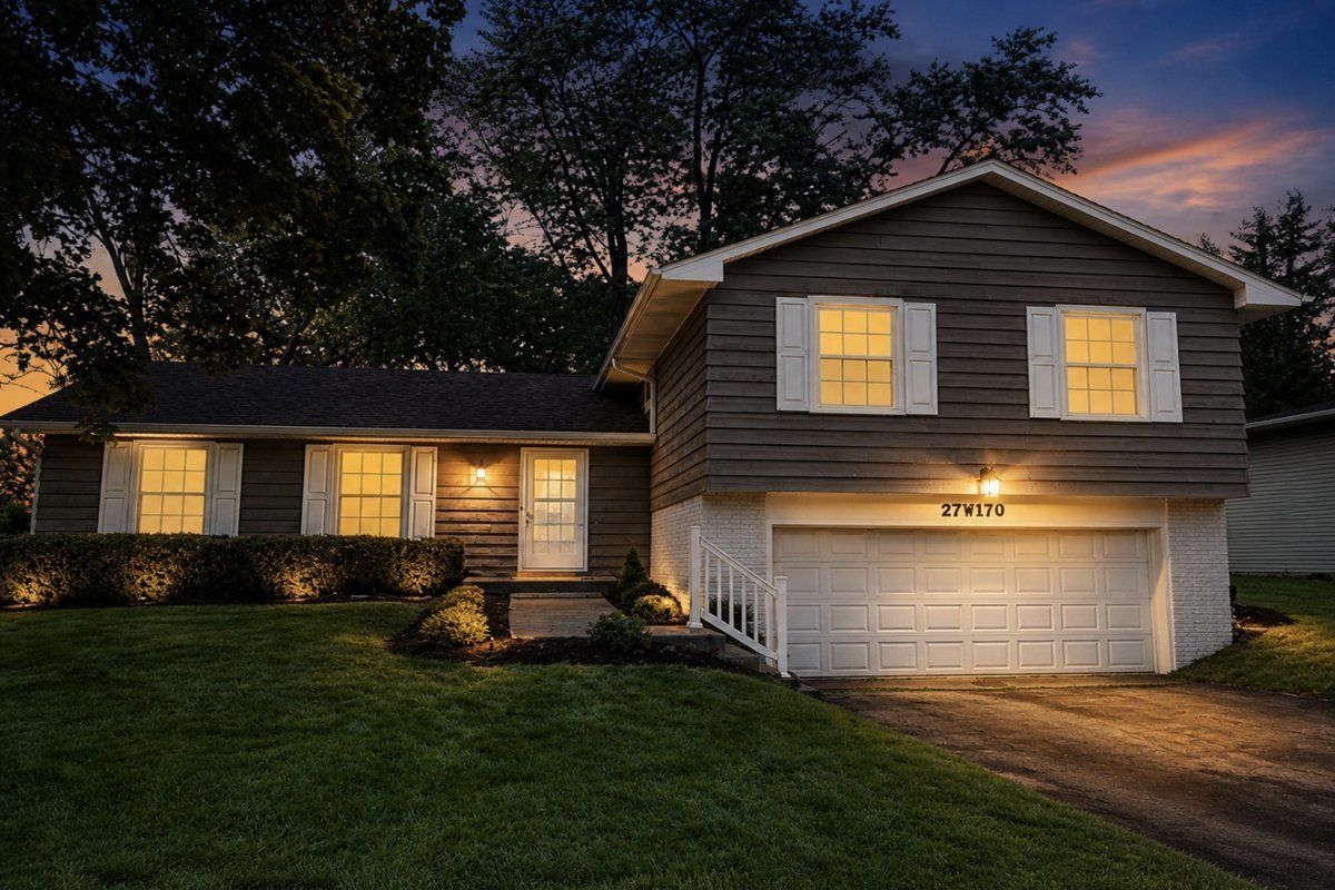 27W170 FLEMING Drive — Winfield, IL 60190