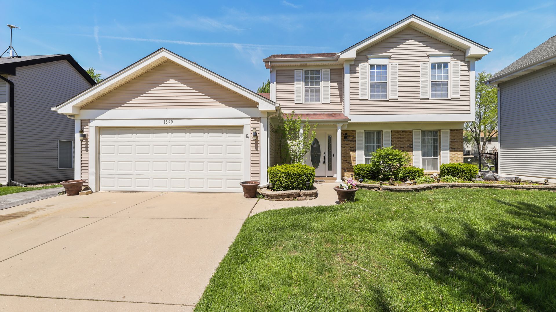 1890 Mccormick Lane — Hanover Park, IL 60133