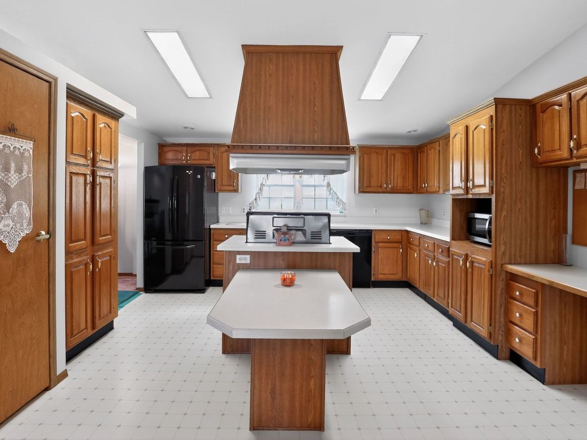 10078 State Route 9, Hoopeston, IL 60942