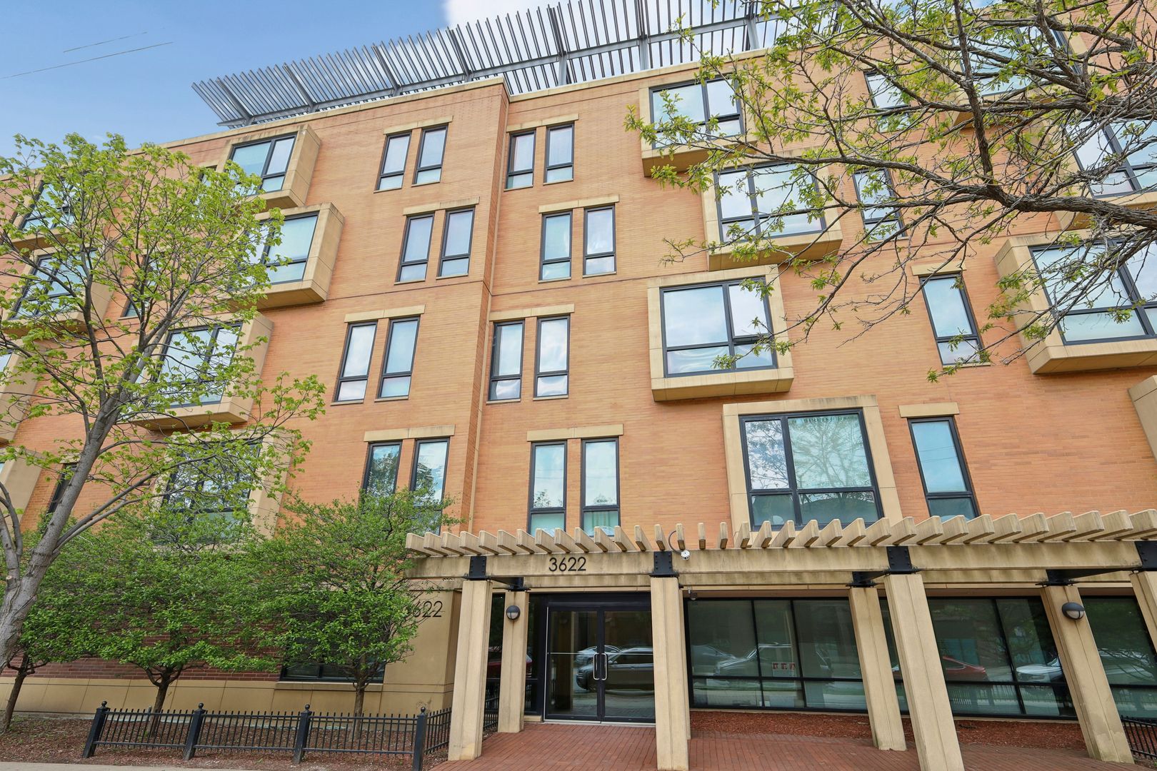 3622 S State Street #413 — Chicago, IL 60609