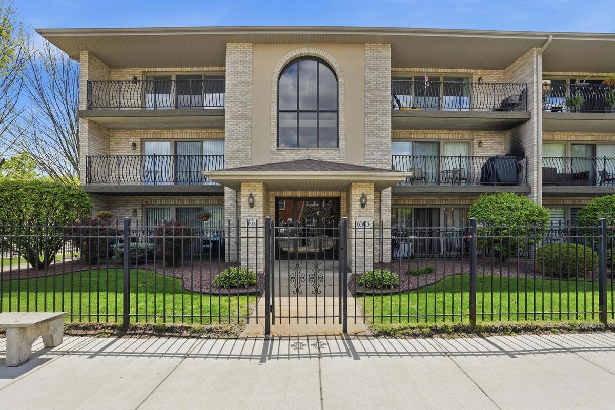 6303 63rd Street, Chicago, IL 60638