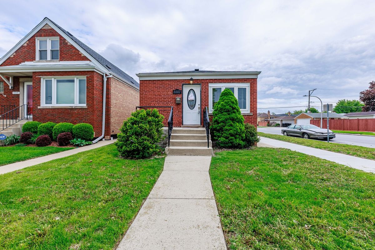 5557 Kildare Avenue, Chicago, IL 60629