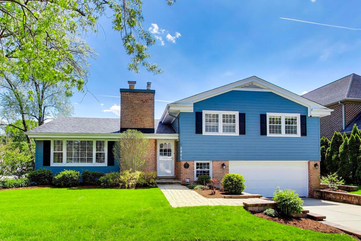 2401 Maple Avenue, Northbrook, IL 60062