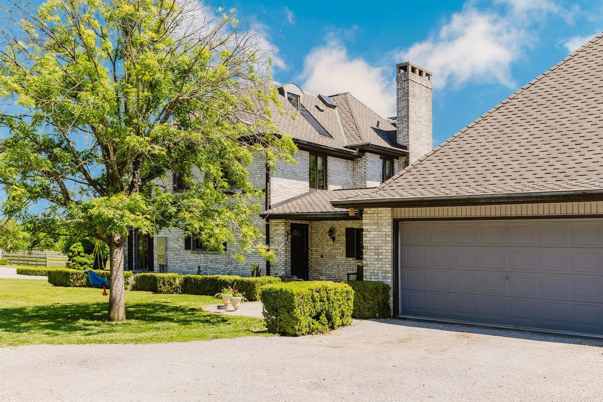 9049 Route 166, Creal Springs, IL 62922