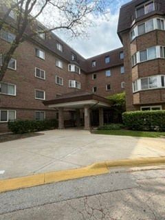 220 Roselle Road, Schaumburg, IL 60193