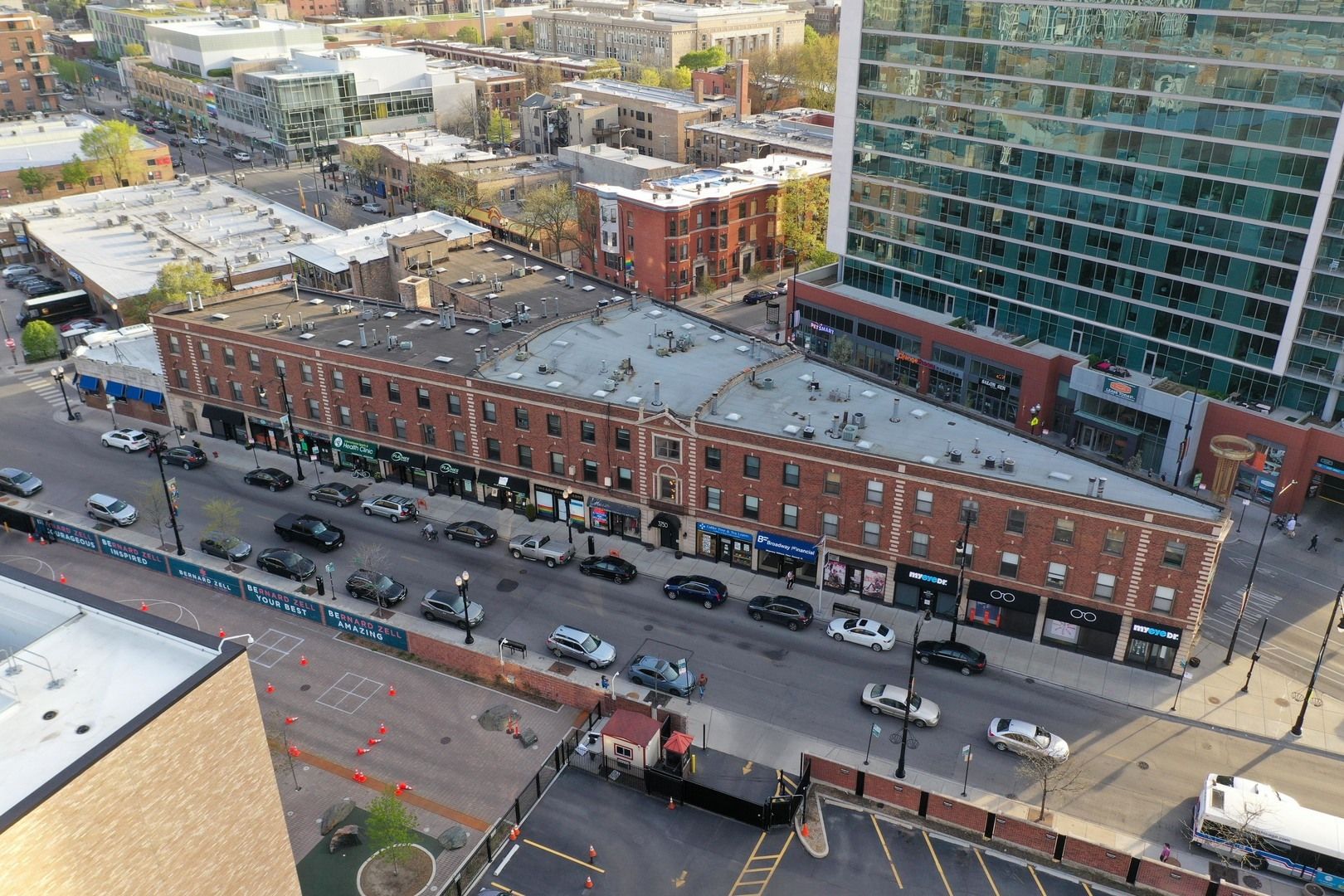 3751 N Halsted Street #214 — Chicago, IL 60613