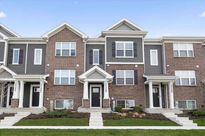 17325 Roscommon Road, Tinley Park, IL 60477