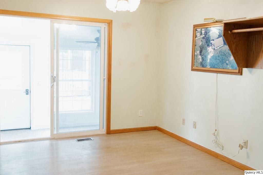 100 Adams, Coatsburg, IL 62325