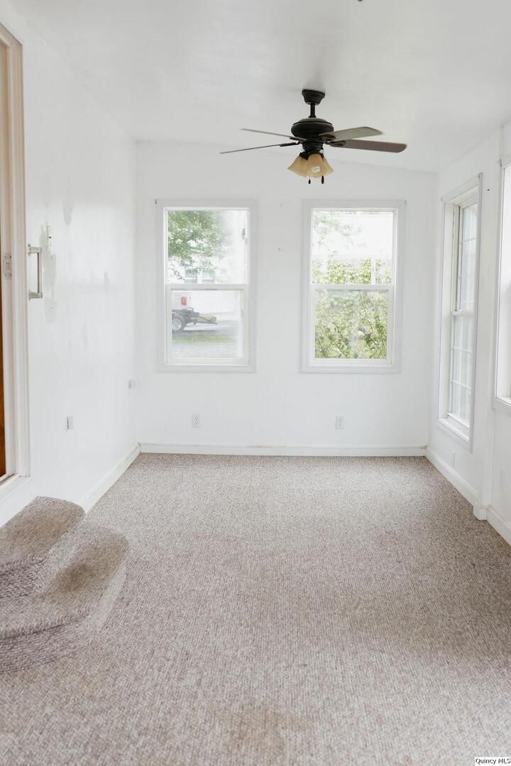 100 Adams, Coatsburg, IL 62325