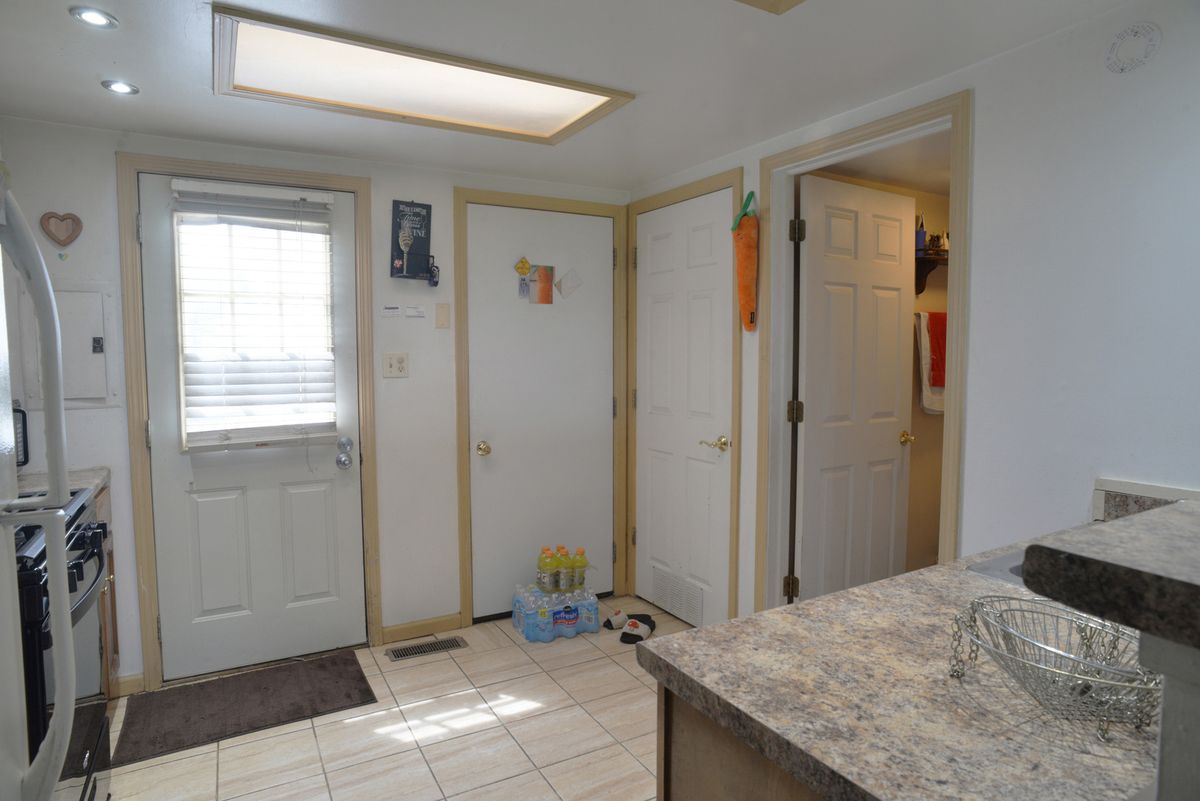 375 Meadow Green Lane, Round Lake Beach, IL 60073