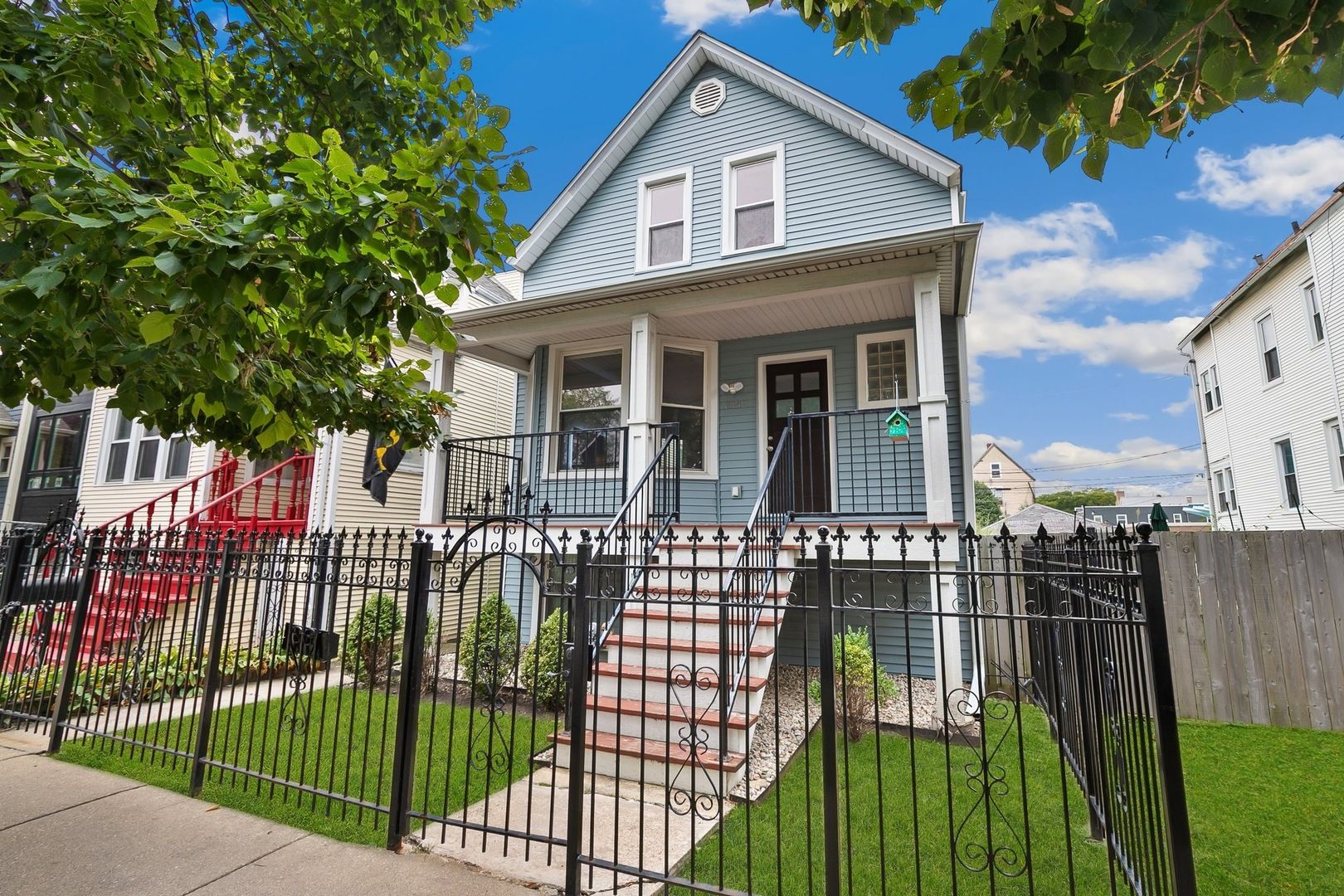 3142 N Christiana Avenue — Chicago, IL 60618