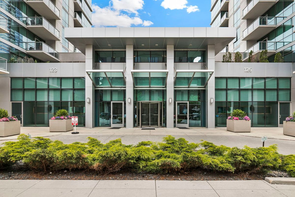 125 Green Street, Chicago, IL 60607