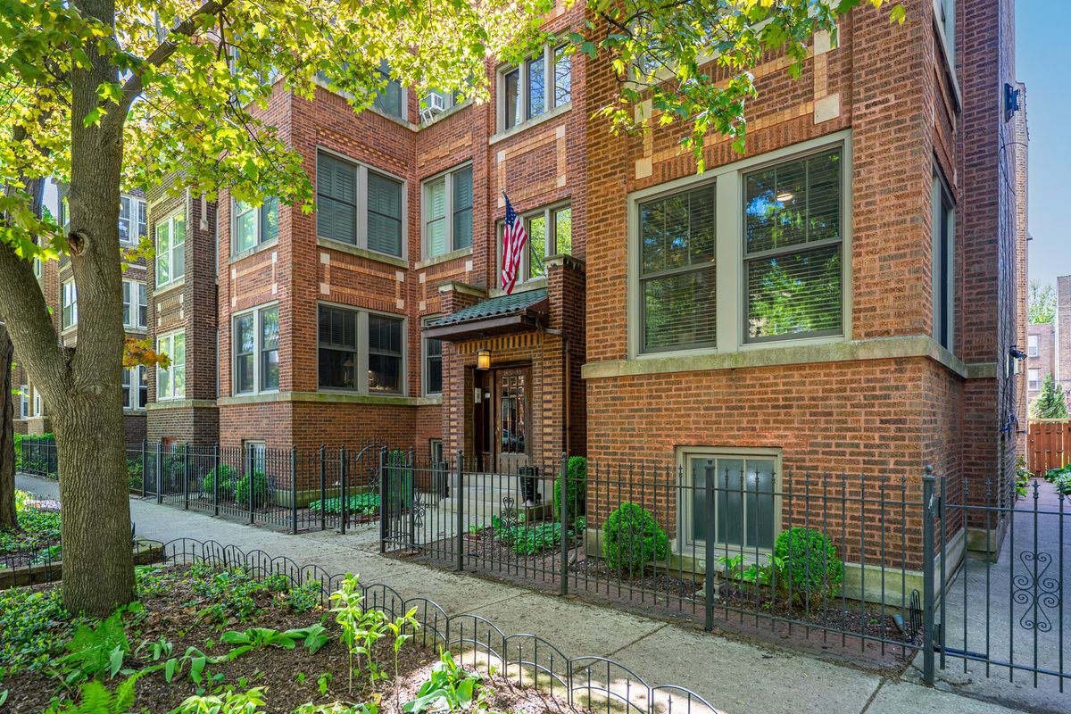 1433 Rosemont Avenue, Chicago, IL 60660
