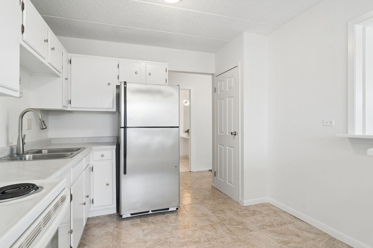 9701 N Dee Road #6N, Niles, IL 60714
