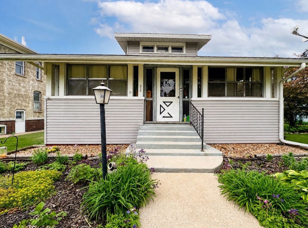 212 Tinley Avenue, Depue, IL 61322