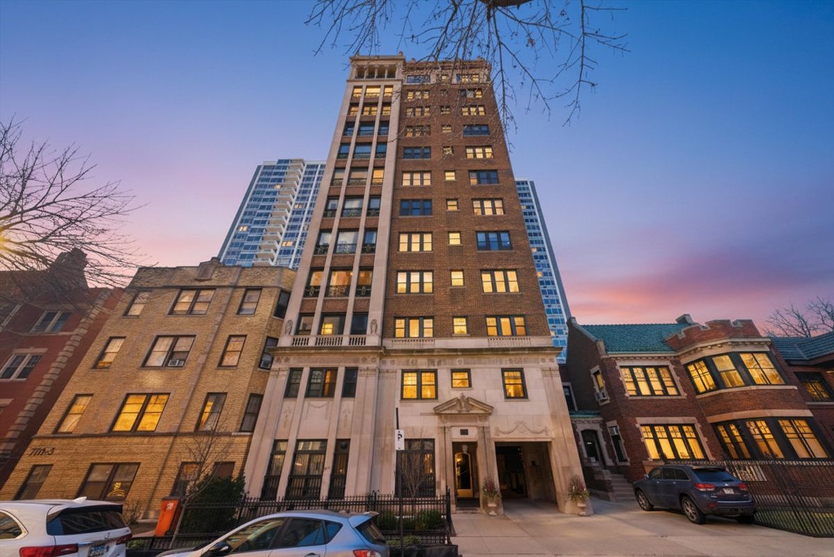 707 Junior Terrace, Chicago, IL 60613