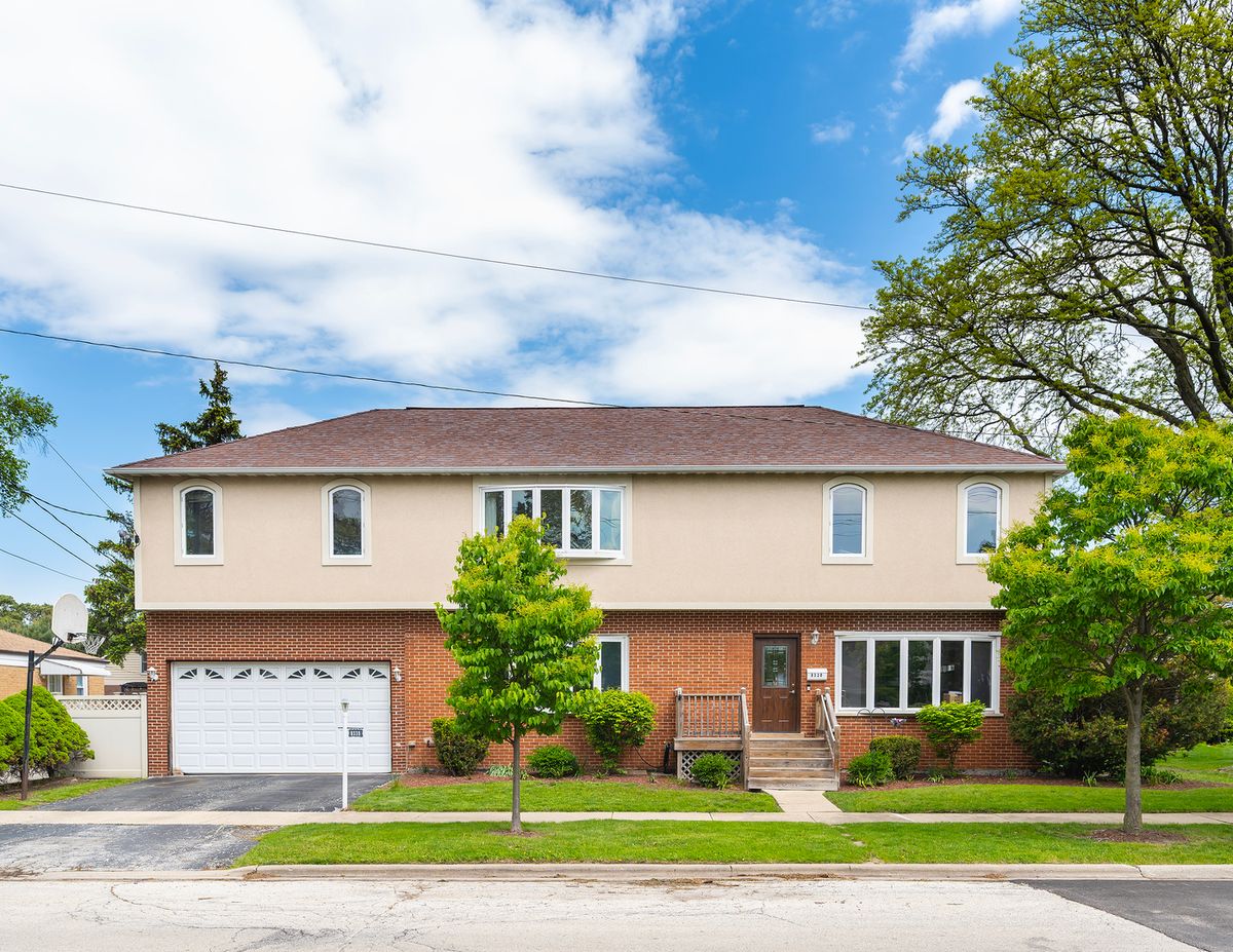 8330 Gross Point Road, Morton Grove, IL 60053