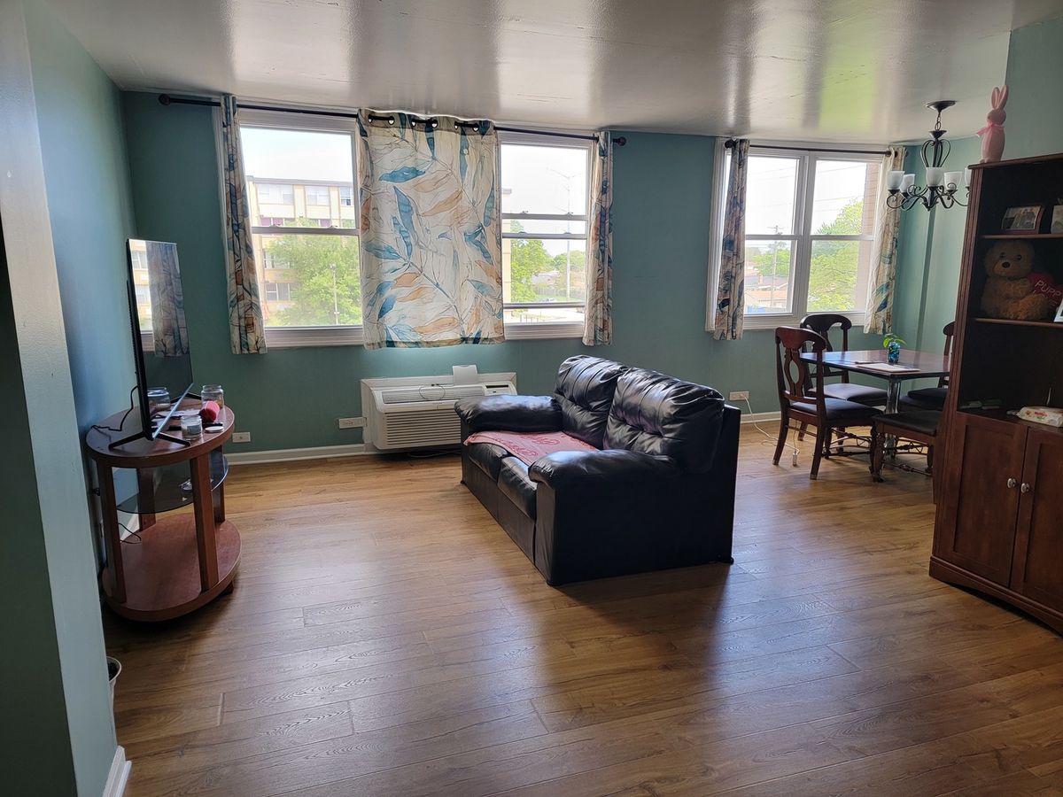 4350 Ford City Drive, Chicago, IL 60652