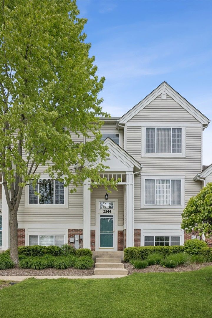 2544 Hatfield Court, Elgin, IL 60123