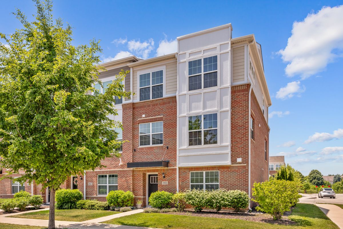 2961 Reflection Drive — Naperville, IL 60564