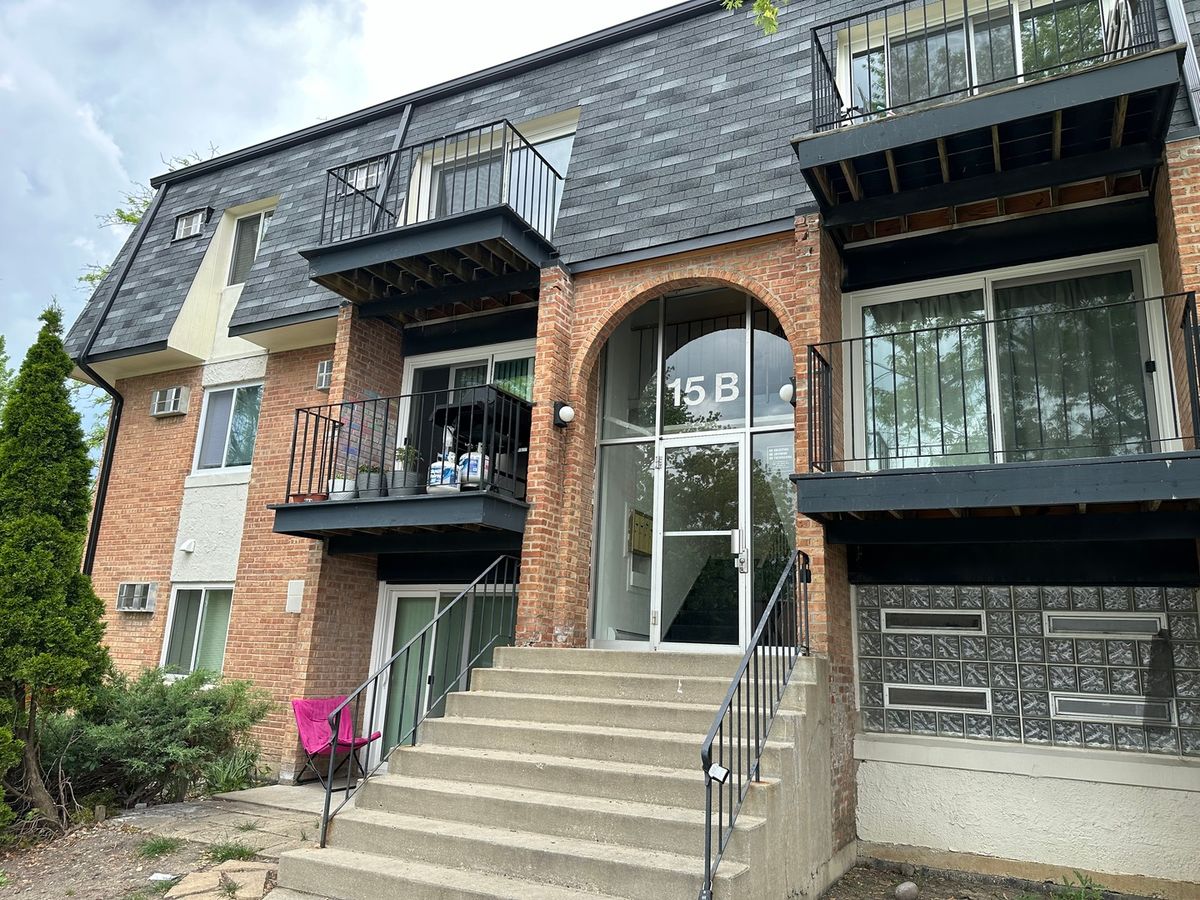 15B Dundee Quarter Drive, Palatine, IL 60074