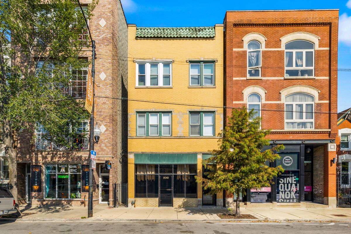 2042 Chicago Avenue, Chicago, IL 60622