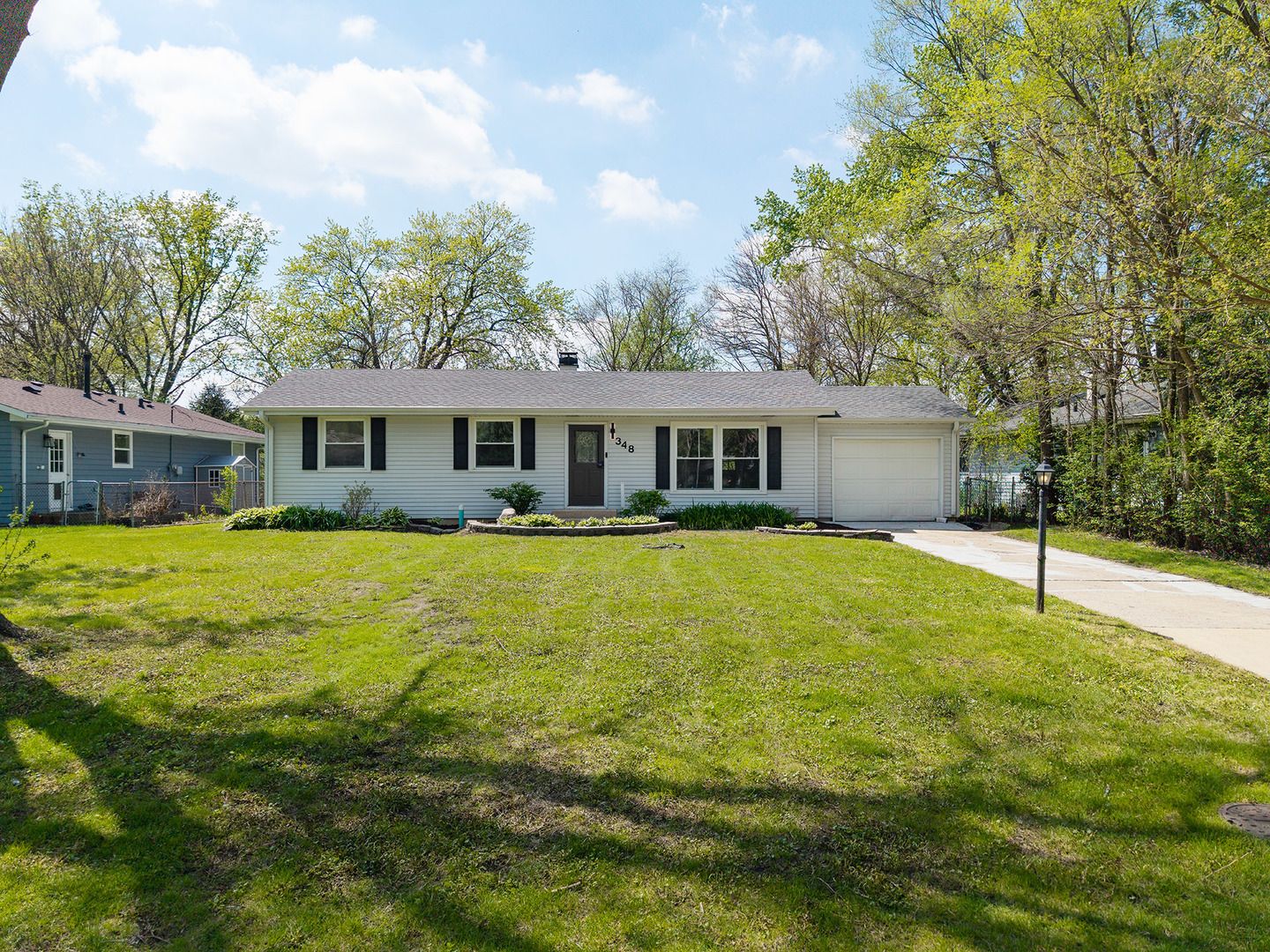 348 Seminole Lane — Carol Stream, IL 60188