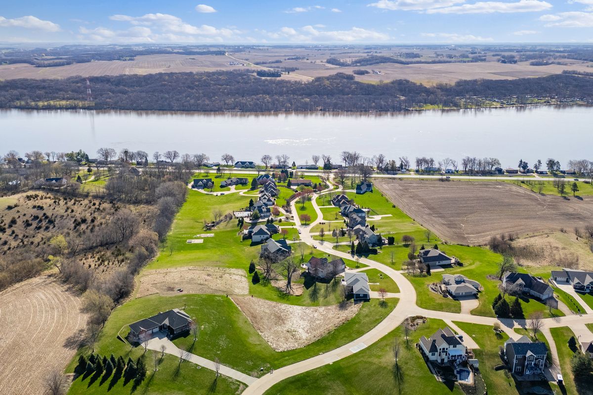 Lot 25 238TH Street, Le Claire, IA 52753