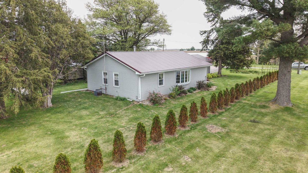 9896 Lincoln Road, Morrison, IL 61270