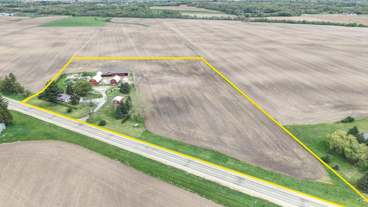9896 Lincoln Road, Morrison, IL 61270