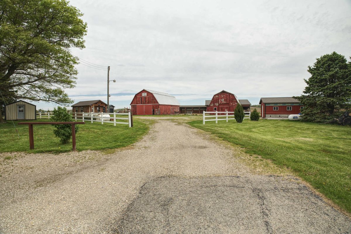 9896 Lincoln Road, Morrison, IL 61270