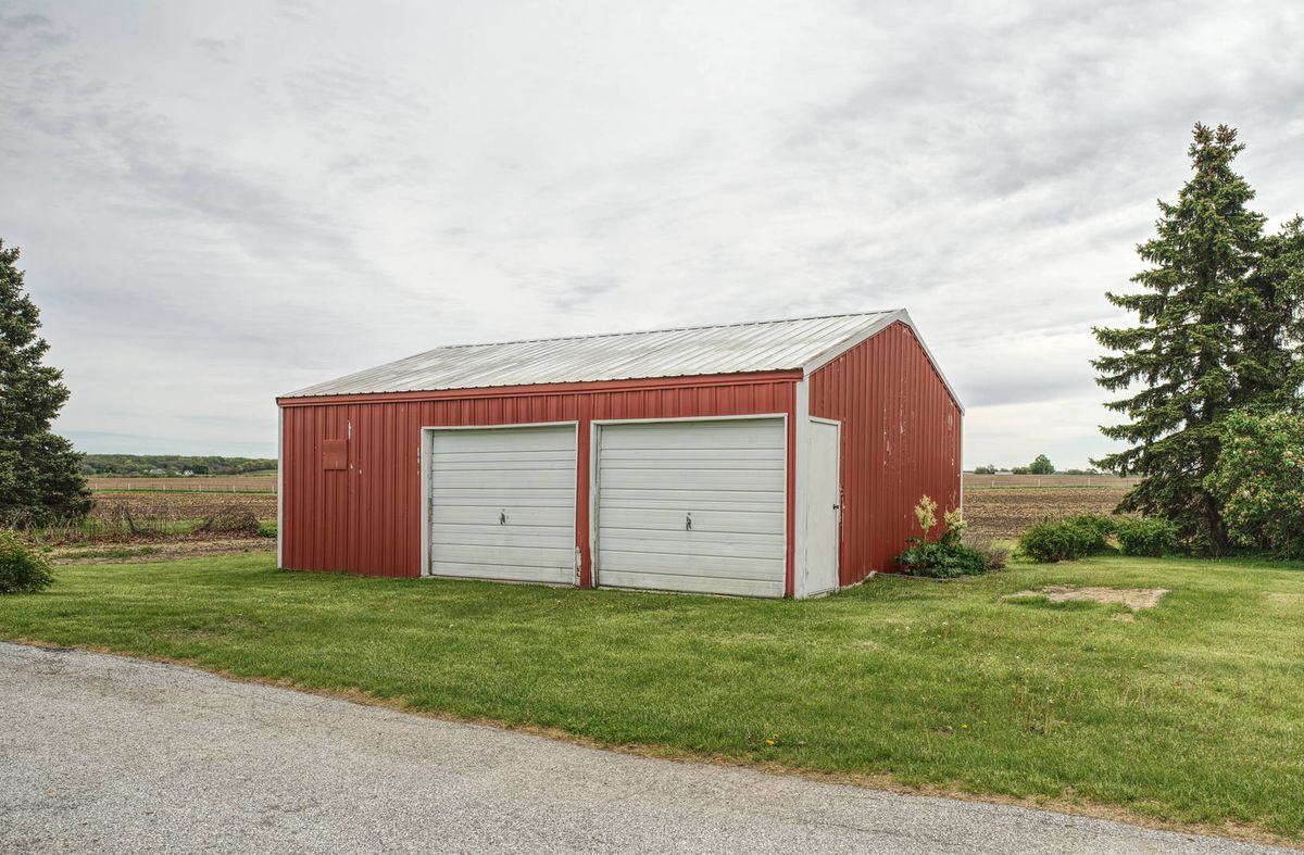 9896 Lincoln Road, Morrison, IL 61270