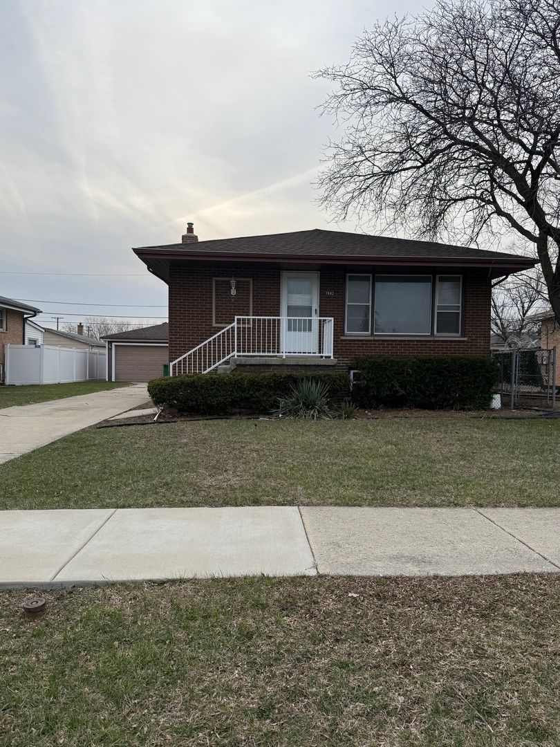 7842 Sholer Avenue, Bridgeview, IL 60455
