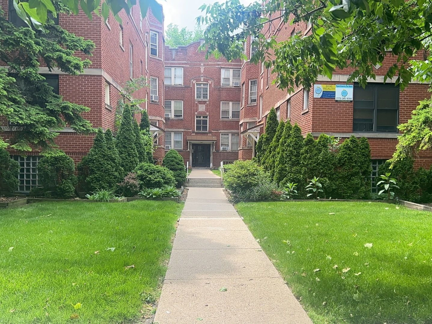 3932 N Keeler Avenue #2A — Chicago, IL 60641